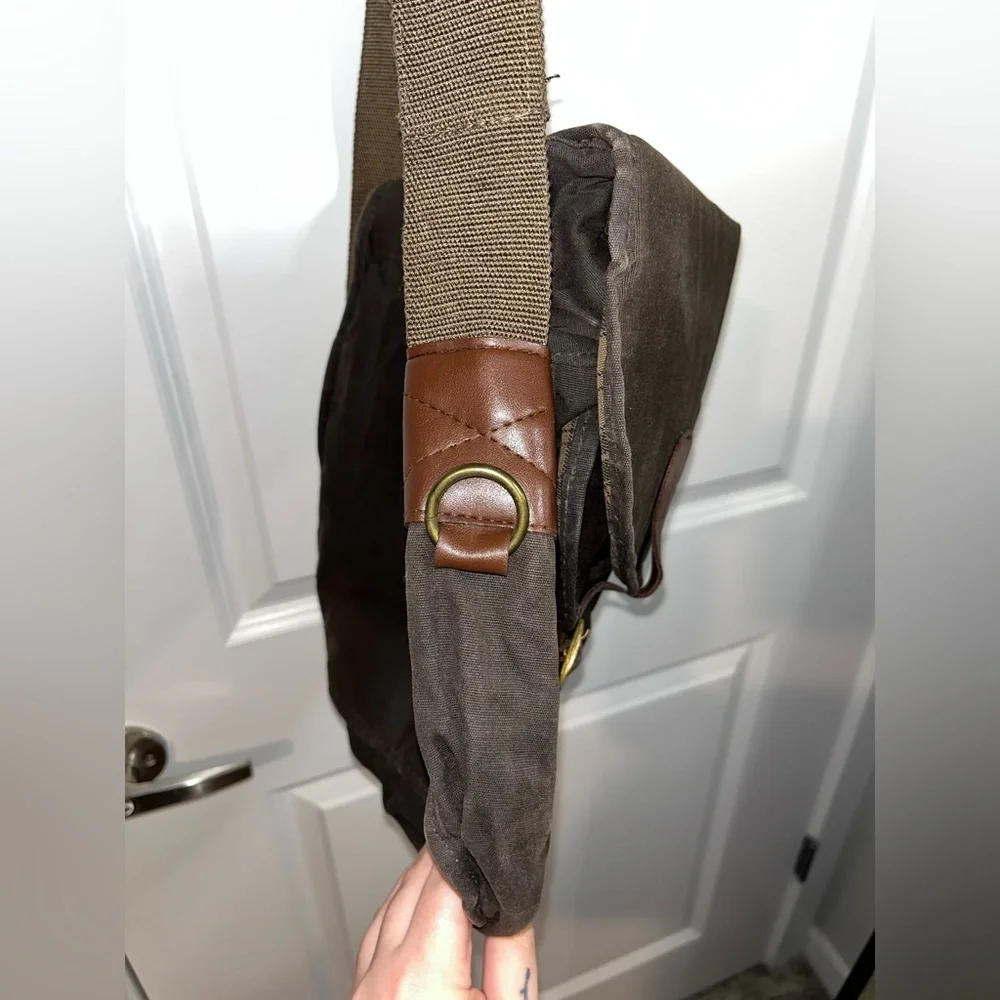 VTG DICE Summit Hansoft Laptop Messenger Crossybody Bag Adjustable Strap+ 2 Pins